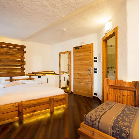 Ξενοδοχείο Pontiglia 3*