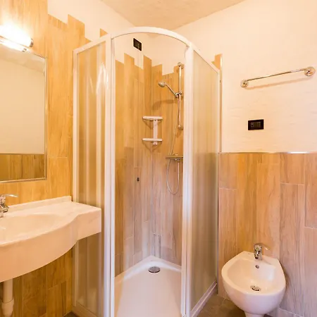 Pontiglia 3* Λιβίνιο